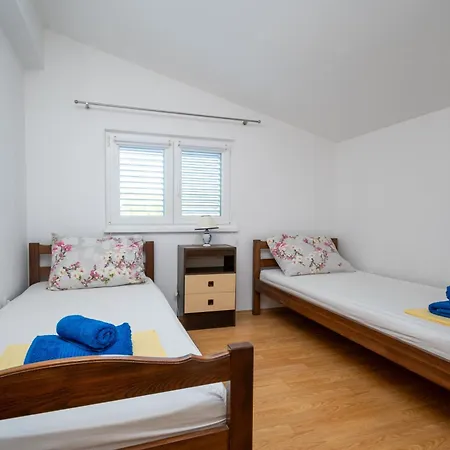 By The Sea - 22554 Appartement Vir