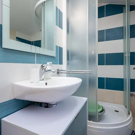 Apartment By The Sea - 22554 Vir
